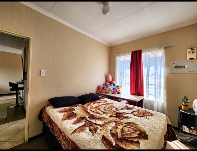 2 BEDROOM APARTMENT FOR SALE IN WILGEHEUWEL